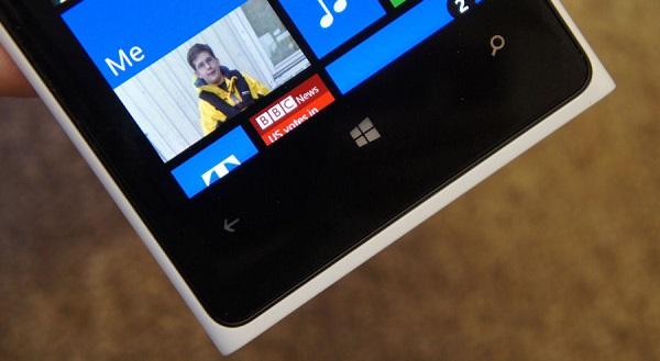 Nokia, daha ince ve hafif bir Lumia 920 devam modeli pazara sunabilir