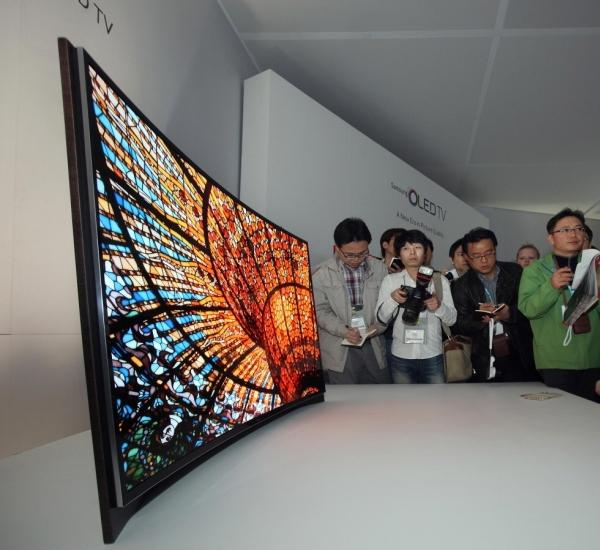 CES 2013: Samsung, dünyanın ilk kavisli OLED televizyonunu sergiledi