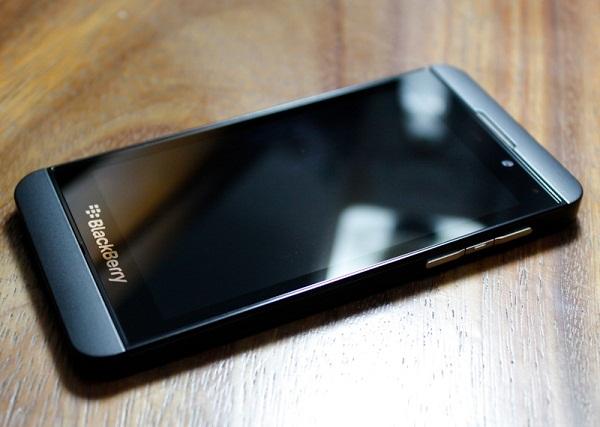 CES 2013 : BlackBerry 10 L serisinin ilk modeli Şubat'ta Avea ile satışta