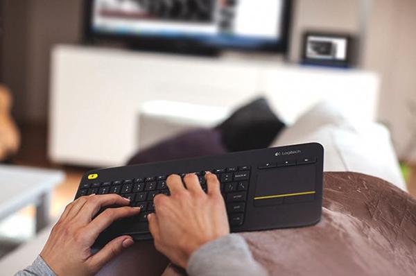 Logitech, medya sistemleri için hazırladığı yeni klavyesi Wireless Touch Keyboard K400 Plus'ı duyurdu