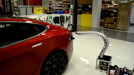 Tesla'dan 'yılansı' otomatik şarj robotu