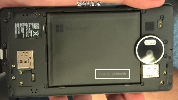 Lumia 950 XL 3340 mAh kapasiteli çıkarılabilir batarya ile birlikte gelecek