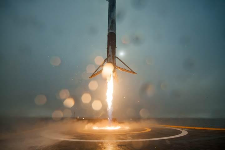 SpaceX Falcon 9'u nihayet beşinci denemesinde fırlattı