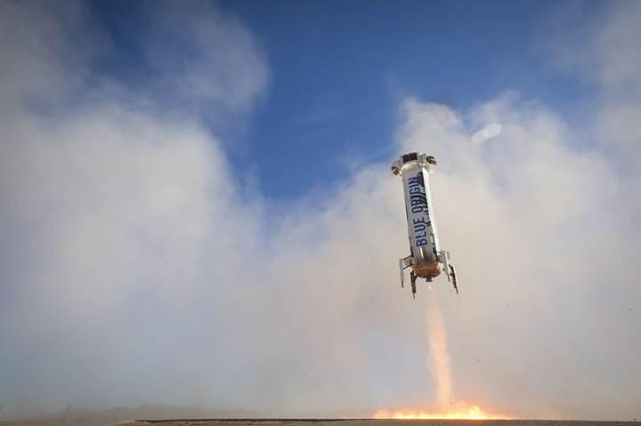 Blue Origin aynı roketi üçüncü kez indirmeyi başardı (Video)