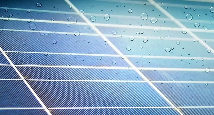 Yeni nesil güneş panelleri yağmur damlalarından enerji üretecek