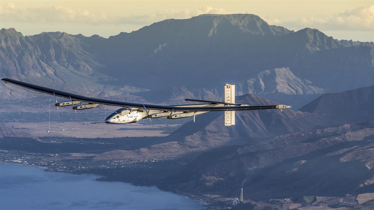 Solar Impulse 2'nin tarihi dünya turu sona erdi: İşte detaylar, videolar ve fotoğraflar