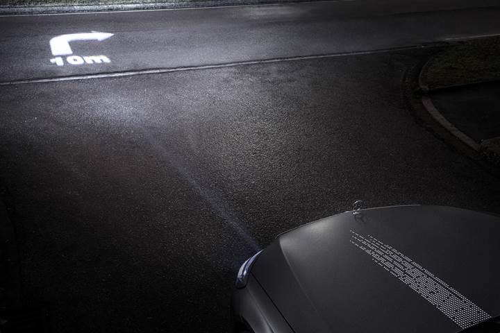 Mercedes'ten geleceğin far teknolojisi: Digital Light