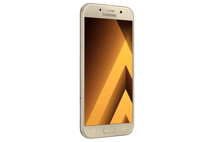 Samsung Galaxy A3, A5 ve A7 serisi yeni yıla terfi etti