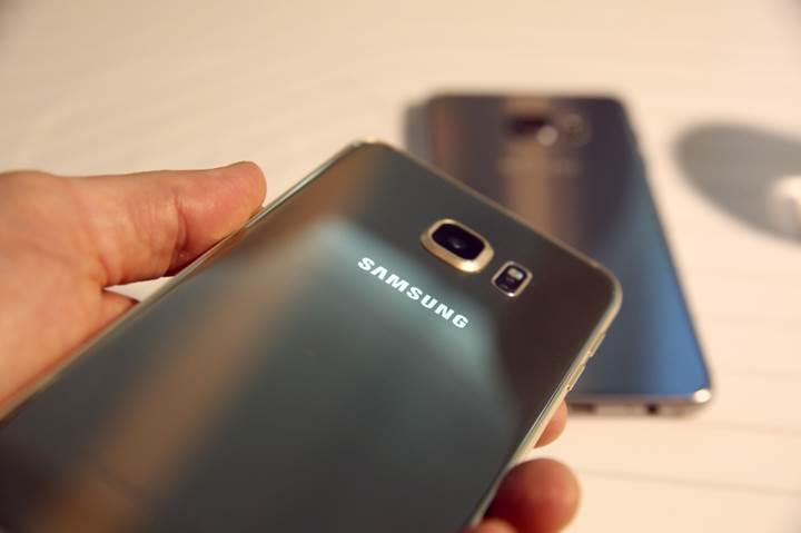 Samsung son üç yılın en iyi faaliyet karına imza atmak üzere