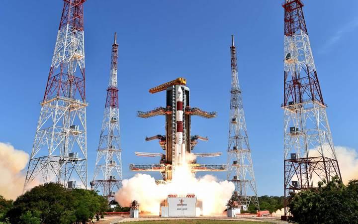 Uzayın yeni yıldızı Hindistan tam 104 farklı uyduyu tek bir roketle fırlattı