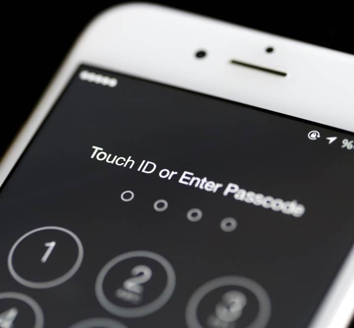 FBI, iPhone şifresini kıran şirketi gizli tutacak
