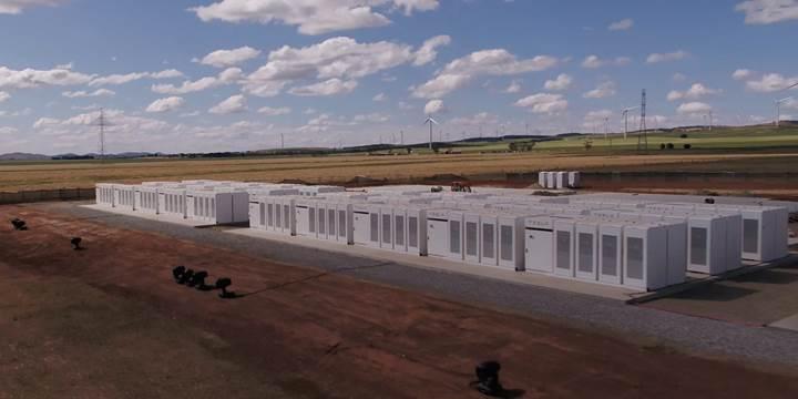 Tesla dünyanın en büyük enerji depolama tesisini tamamladı