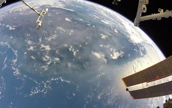 Uzay yürüyüşündeki astronot Dünya'yı işte böyle görüntüledi