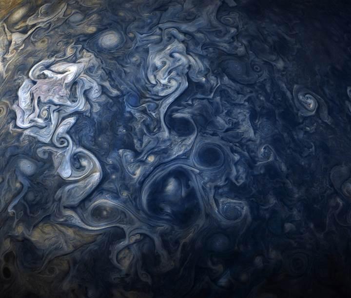 Juno uzay aracı, Jüpiter'in dev girdaplarını işte böyle görüntüledi