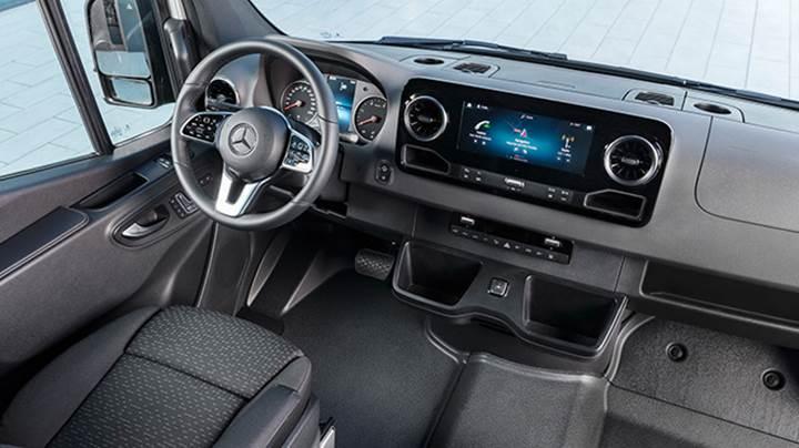 2018 Mercedes-Benz Sprinter resmi olarak tanıtıldı. İşte tüm özellikleri...