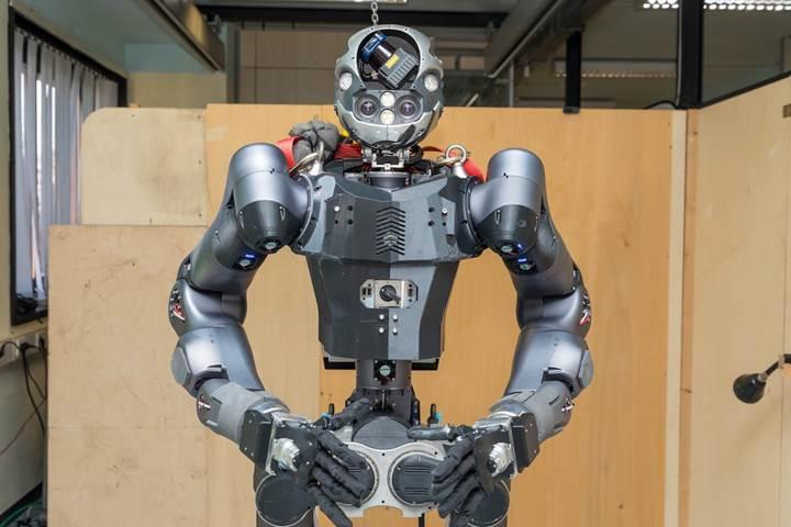 Karşınızda acil müdahale robotu Walk-Man