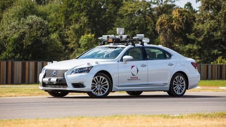 Toyota, ölümlü Uber kazasının ardından sürücüsüz otomobil testlerini durdurdu