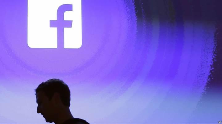 Facebook veri skandalı sonrasında akıllı hoparlör lansmanını erteledi