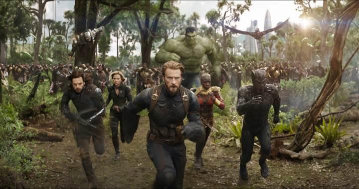 Avengers: Infinity War gişedeki yolculuğuna rekorlarla başladı