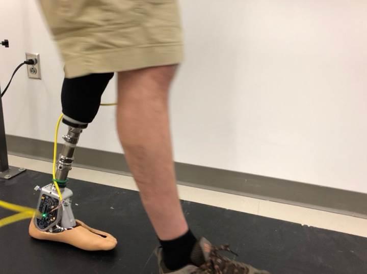Ortam koşullarına uyum sağlayan akıllı protez geliştirildi
