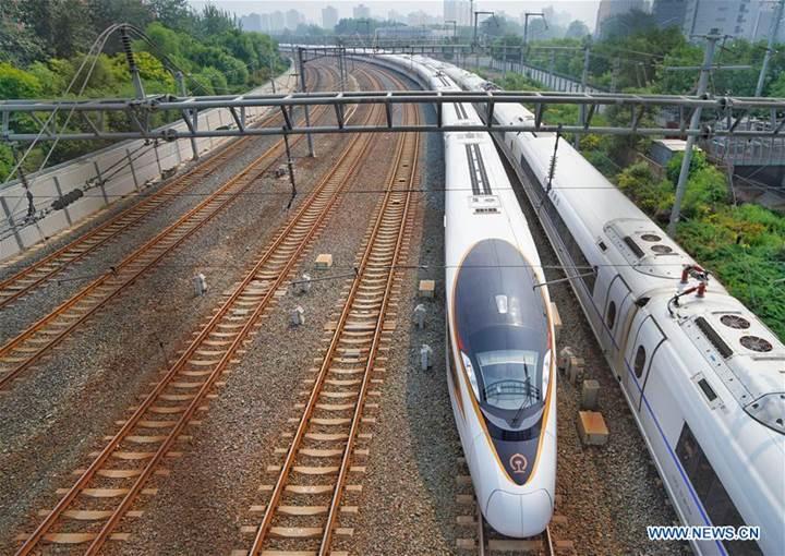 Çin'in 1200 yolcu kapasiteli hızlı treni faaliyete geçti