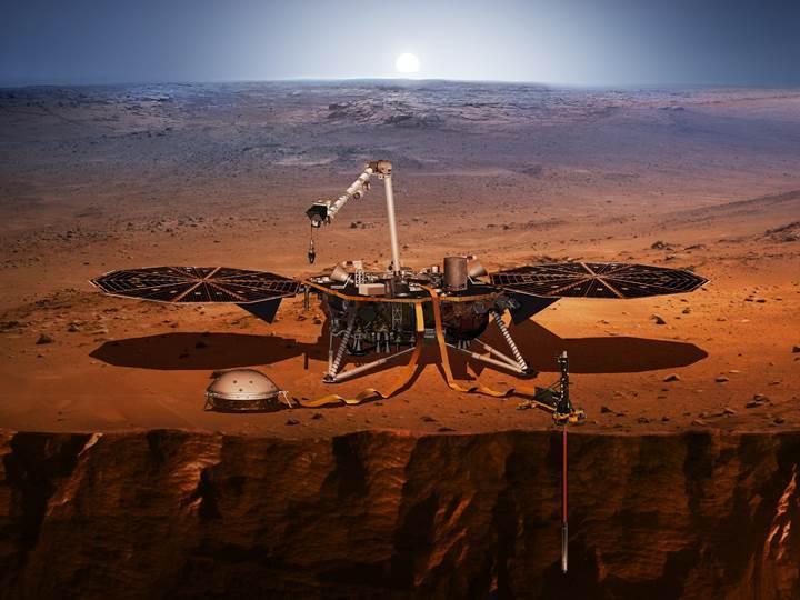 NASA'nın Mars'a gönderdiği gözlem aracı, uzayda 'selfie' yakaladı