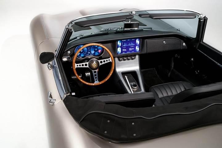 Jaguar, klasik modeli olan E-Type'in elektriklisini üretecek