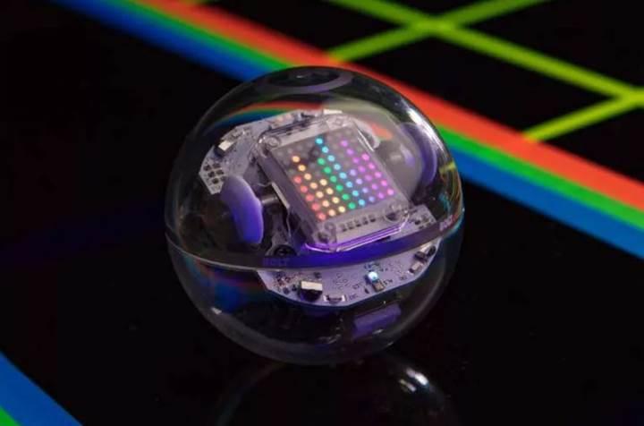 Sphero'nun yeni robotu programlanabilir LED ekrana sahip