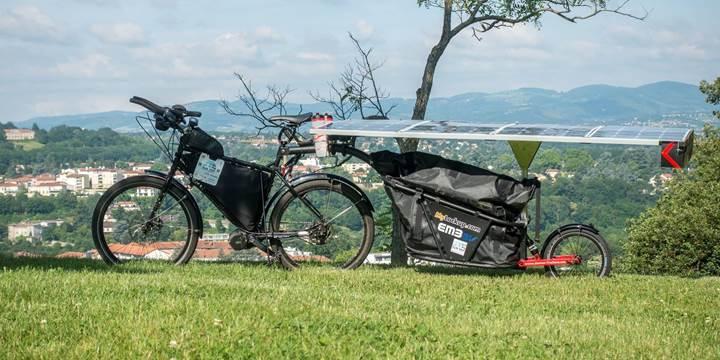 Güneş enerjili e-bisiklet yarışmasında 64 gün yol giden bir yarışçının öyküsü