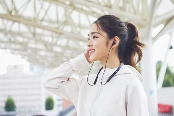 Mi Necklace kablosuz kulaklık artık gençlere de hitap ediyor 