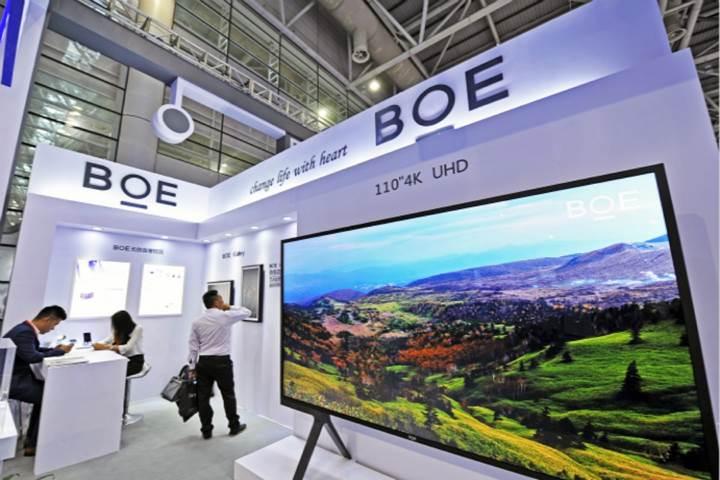BOE, AMOLED ekran üretiminde LG'yi geçerek Samsung'u yakaladı