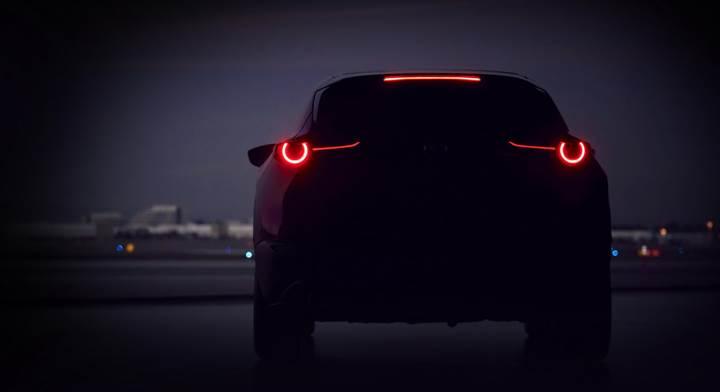Mazda'dan yeni bir SUV geliyor: İşte teaser görüntüsü