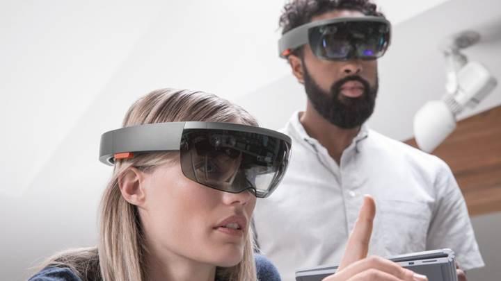 Microsoft, HoloLens 2'yi 24 Şubat'ta tanıtacak