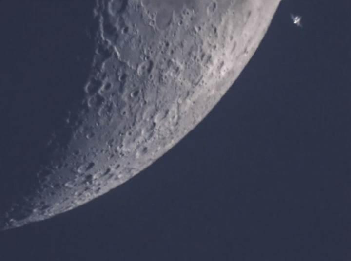 Uzay İstasyonu Ay'ın önünden geçiyor: İşte müthiş görüntüler