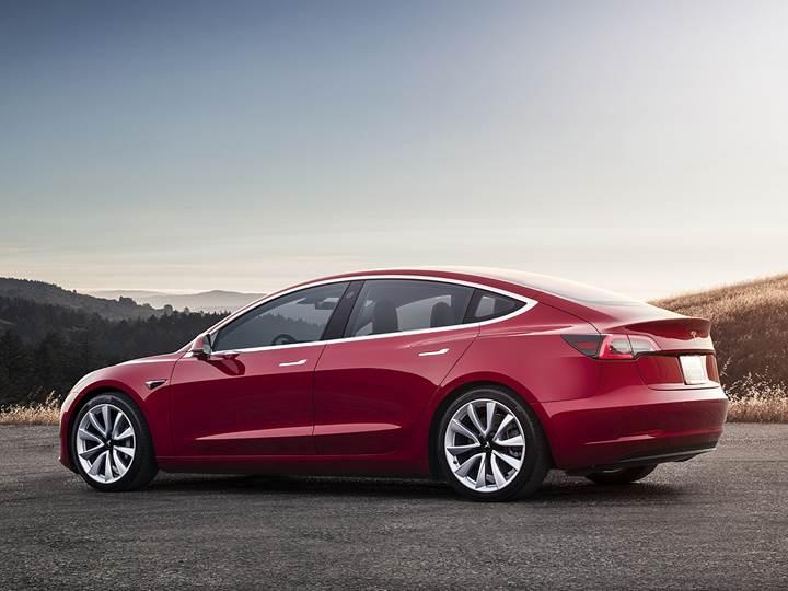 35 bin dolarlık Tesla Model 3'lerin teslimat tarihi ertelendi