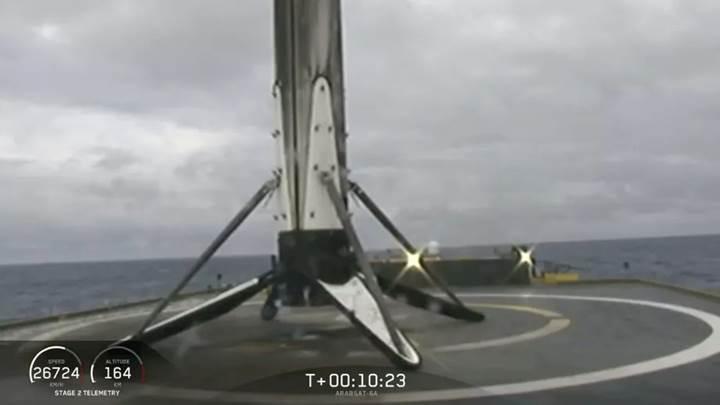 SpaceX, Falcon Heavy roketinin merkez parçasını kabaran okyanusta kaybetti