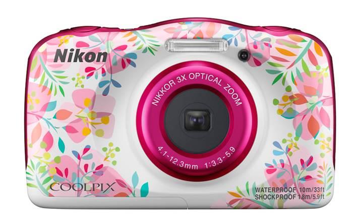 Nikon, çocuklar için ürettiği fotoğraf makinesini tanıttı