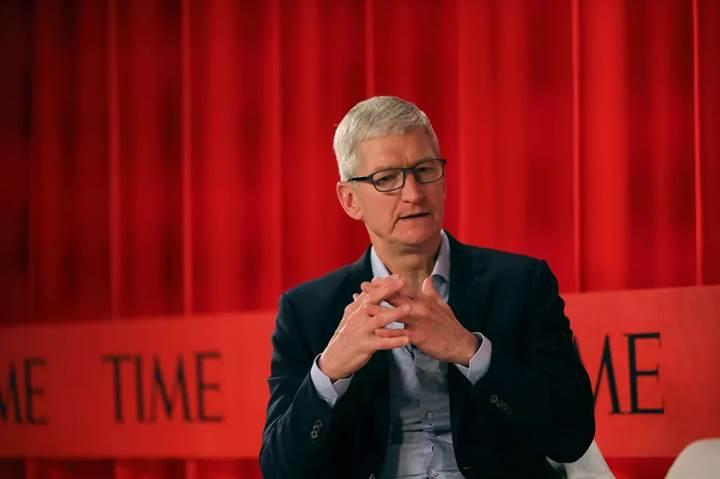Apple CEO'su Tim Cook, teknoloji endüstrisinin düzenlenmesi için çağrıda bulundu