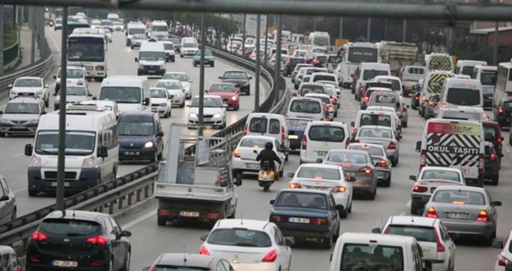 Trafik kurallarını ihlal eden sürücüler daha fazla trafik sigortası ödeyecek