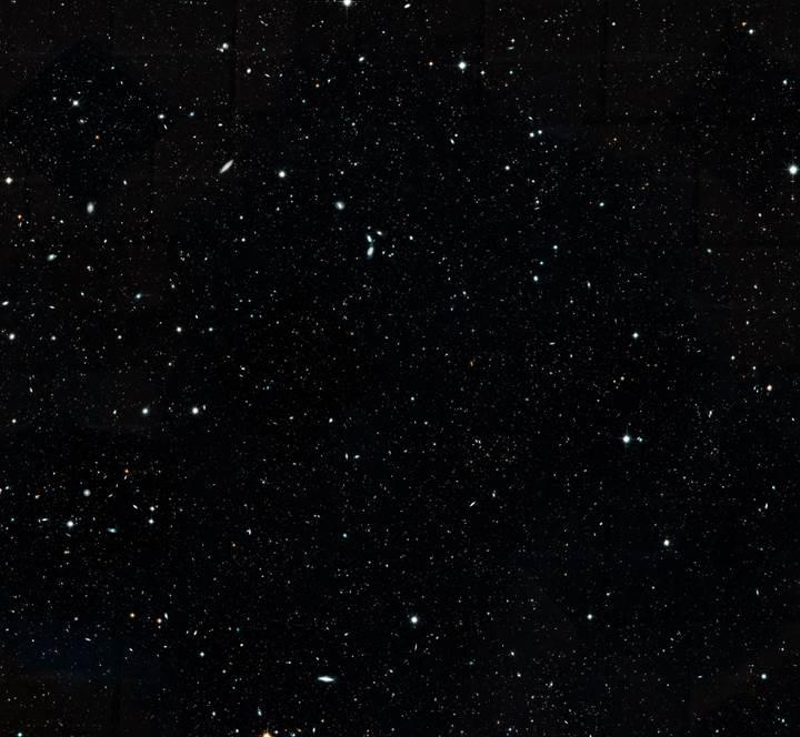 Hubble, 'evrenin tarihini' tek bir büyüleyici fotoğrafa sığdırdı