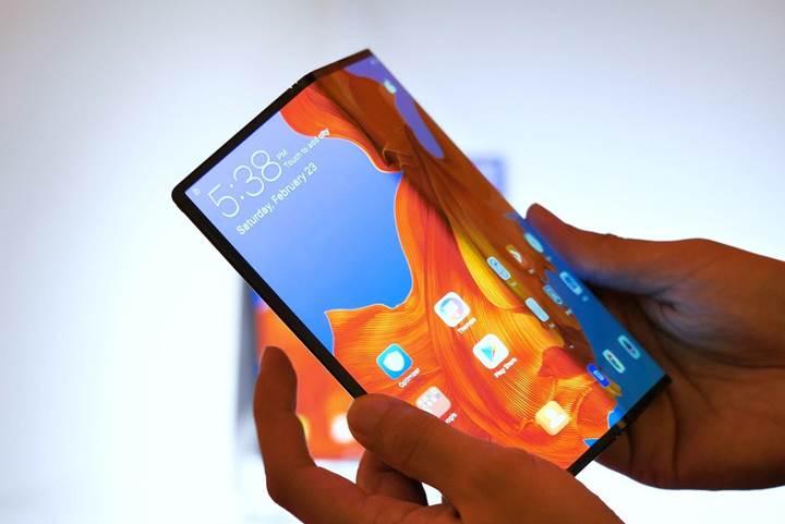 Samsung iki yeni katlanabilir telefon üzerinde çalışıyor