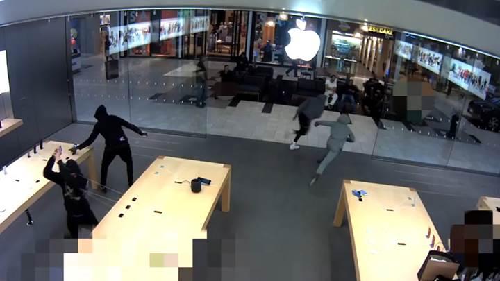 Apple, mağazalarındaki hırsızlıkları önleyecek yeni bir yöntem buldu