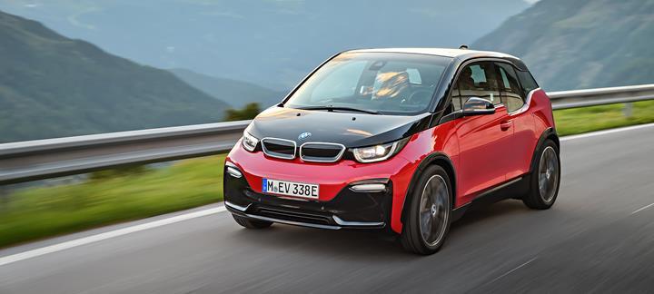 BMW yöneticisi: “Elektrikli araç teknolojisine geçiş konusu fazla abartılıyor”
