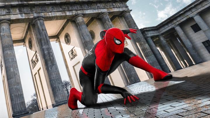 Örümcek-Adam: Evden Uzakta filminin tam versiyonu internete düştü