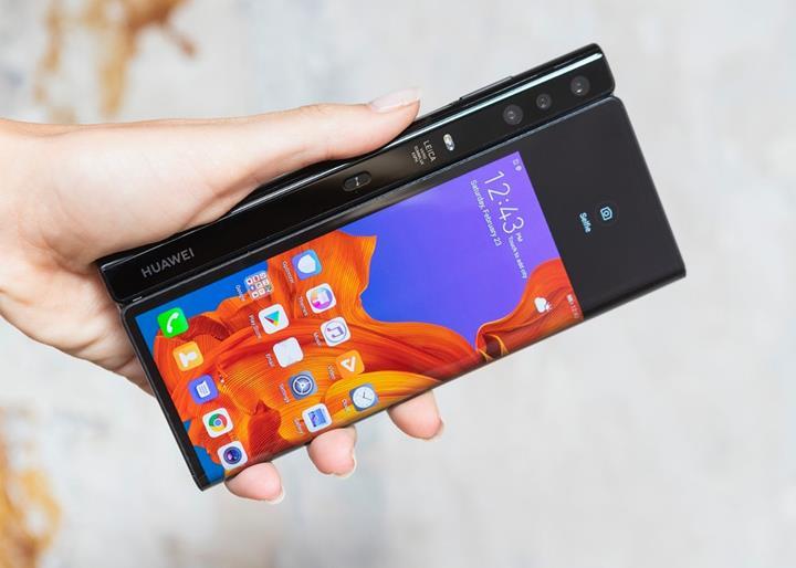 Huawei katlanabilir telefonunun tasarımını güncelledi: İşte Mate X'in son hali