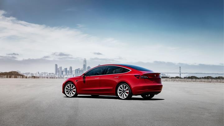 5 milyon euro'luk Tesla Model 3 siparişi, araçlardaki kusurlar nedeniyle iptal oldu