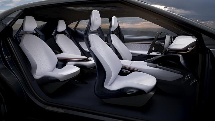 Cupra'nın elektrikli coupe-SUV konsepti Tavascan tanıtıldı