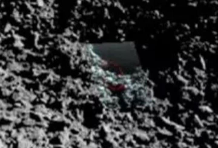 Ay yüzeyinde yeni madde keşfedildi
