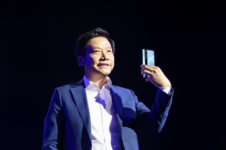 Xiaomi Mi Mix Alpha, %180 ekran gövde oranıyla tanıtıldı