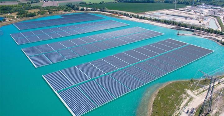 Avrupa’nın en büyük yüzer güneş enerjisi santrali, Fransa’da hizmete girdi